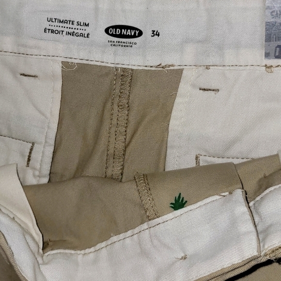 Mens Old Navy Pineapple Flex Shorts - Picture 3 of 4